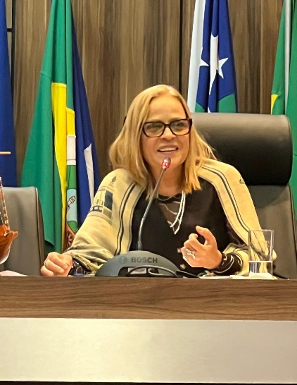 Nailsa Maria Souza Araújo